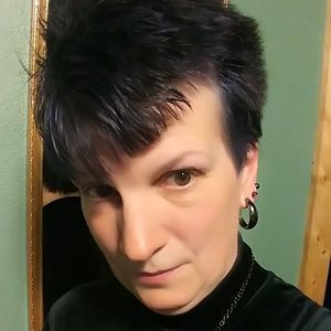 Meet your Posher, Angie